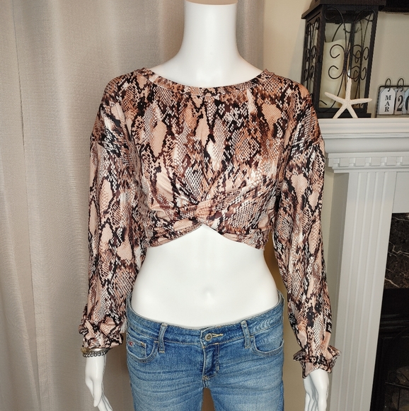 SHEIN SNAKESKIN PRINT TWIST FRONT CROP TOP L - Picture 2 of 7